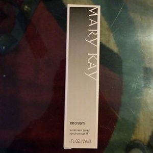 Mary Kay Very Deep CC Cream